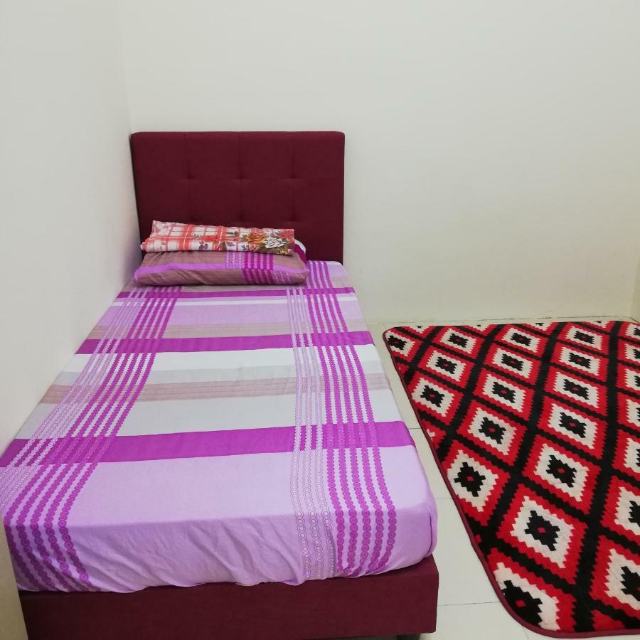 Neesa Homestay Bukit Gambang-Muslim Eksteriør billede