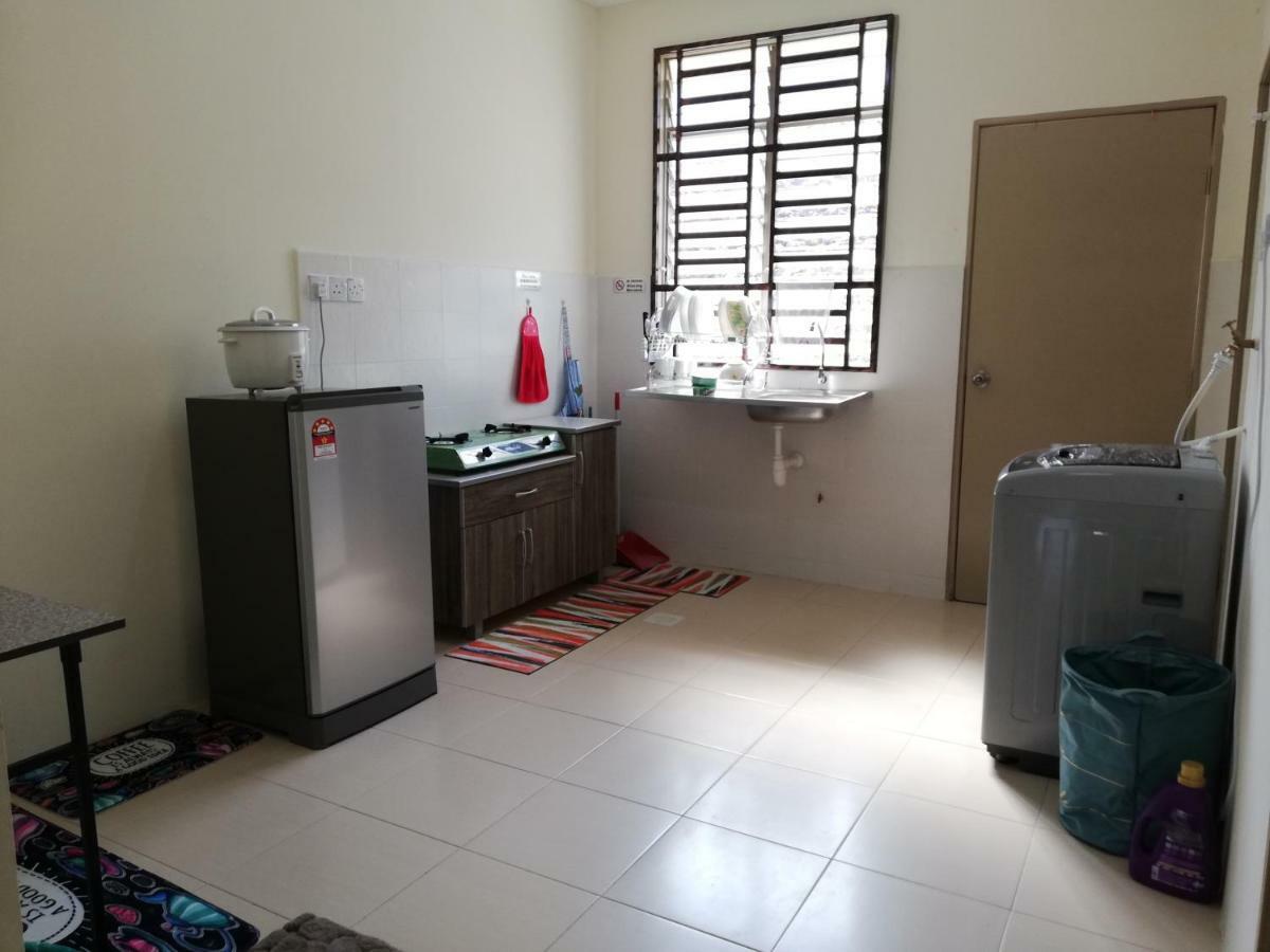 Neesa Homestay Bukit Gambang-Muslim Eksteriør billede
